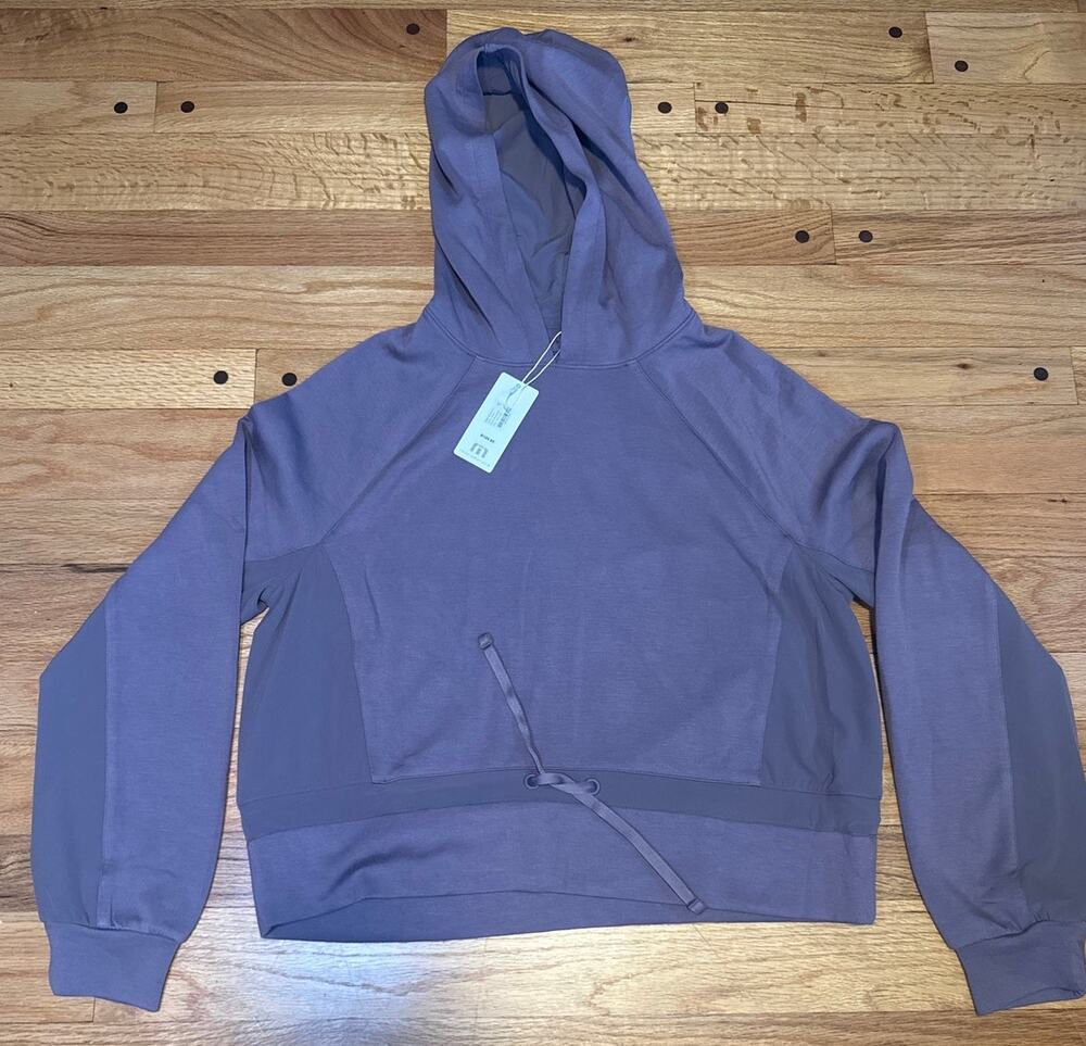 NEW TravisMathew Copped Performance Hoodie Women's M Plum Dusty Purple NWT